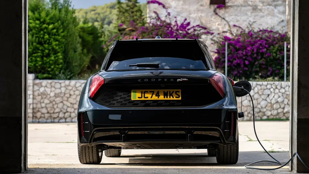 MINI Cooper 190kW John Cooper Works Level 2 54kWh 3dr Auto